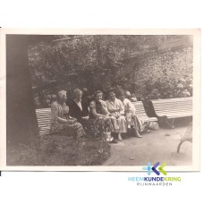 Lourdes 1958 Dina Damen - Marie Pastoor Drost - Doortje Pastoor - ... Pastoor - ...... Coll HKR geschonken door H.v-d Laag F000003